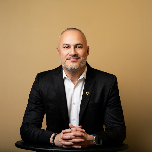 Eduardo J. Gloria
